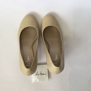 COLE HAAN Nike Air Beige Patent Leather Pumps,  Size 7.5B